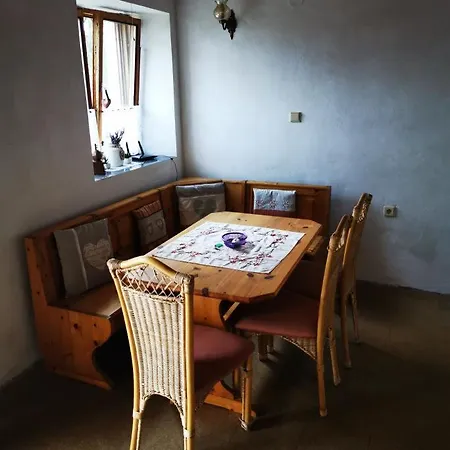Hostel Komušín *
